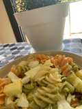 Ensalada de pasta tricolor
