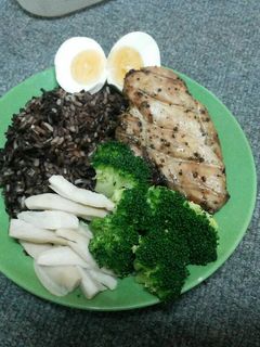 รูปของ สเต็กอกไก่พริกไทยดำด้วยหม้ออบลมร้อน โปรตีนสูง ไขมันต่ำ