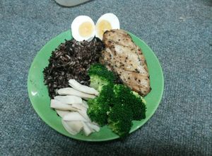รูปของ สเต็กอกไก่พริกไทยดำด้วยหม้ออบลมร้อน โปรตีนสูง ไขมันต่ำ
