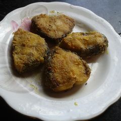 A picture of Fried fish.