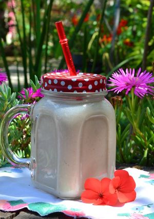 Una foto de Batido de avena, manzana, banana y canela🌺