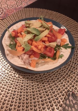 Una foto de Tortilla con atún y mix de verduras