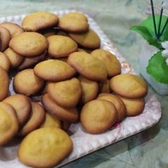 A picture of Egg coin biscuits.
