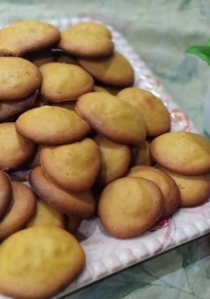A picture of Egg coin biscuits.