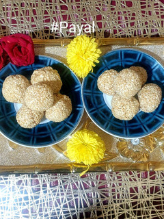 तिल गुड़ के लड्डू (Til-Gud Ladoo recipe in Hindi) रेसिपी मुख्य फोटो