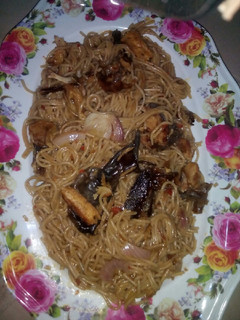 A picture of Spagetti jollof.