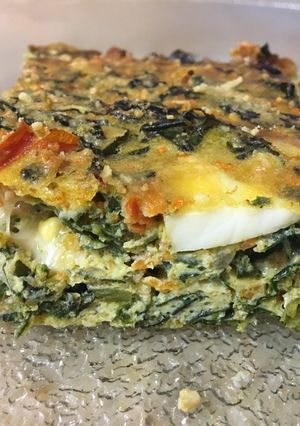 Una foto de Soufflé con hojas de brócoli huevo y muzzarella