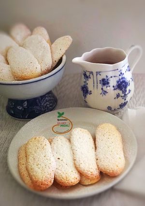 Hình của món Lady Fingers (Bánh Sampa).