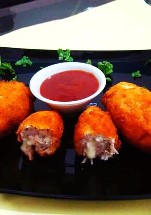 A picture of Chicken cheese Rolls.