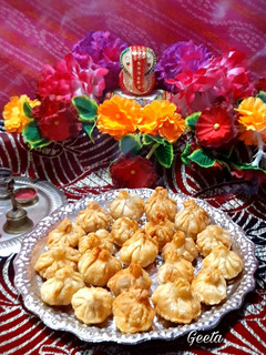 मोदक (Modak recipe in Hindi) रेसिपी मुख्य फोटो