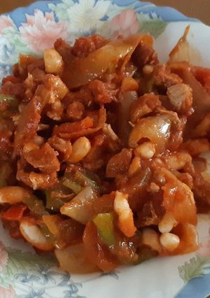 Una foto de Ropa vieja picantona de alubias