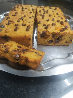 Una foto de Budín integral de boniato y chips de chocolate
