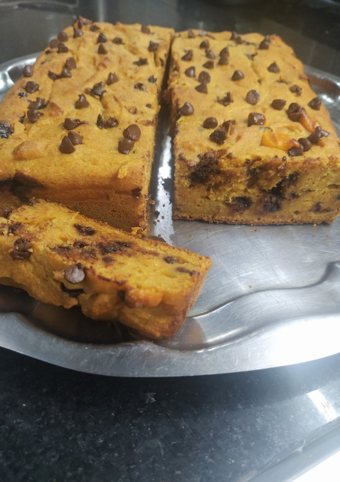 Una foto de Budín integral de boniato y chips de chocolate