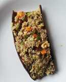 Berenjena rellena de Quinoas y verdura salteada