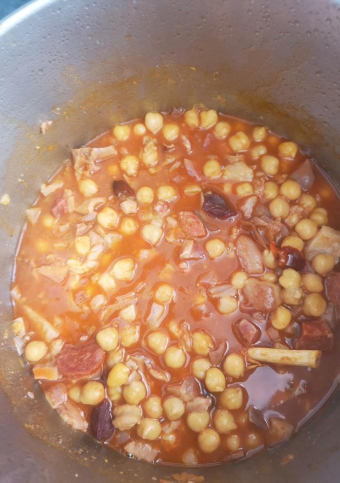 Una foto de Callos con garbanzos