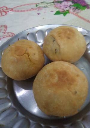 बनारसी गोल आलू की कचौड़ी(banarsi gol aloo ki Kachori recipe in hindi) रेसिपी मुख्य फोटो