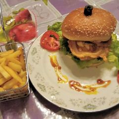 A picture of Beef Burger.