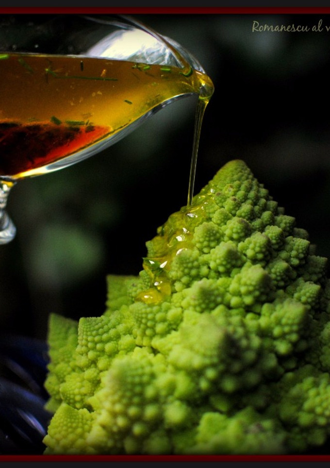 Una foto de Romanescu al vapor con vinagreta a la naranja