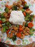 Pollo con brócoli y zanahoria