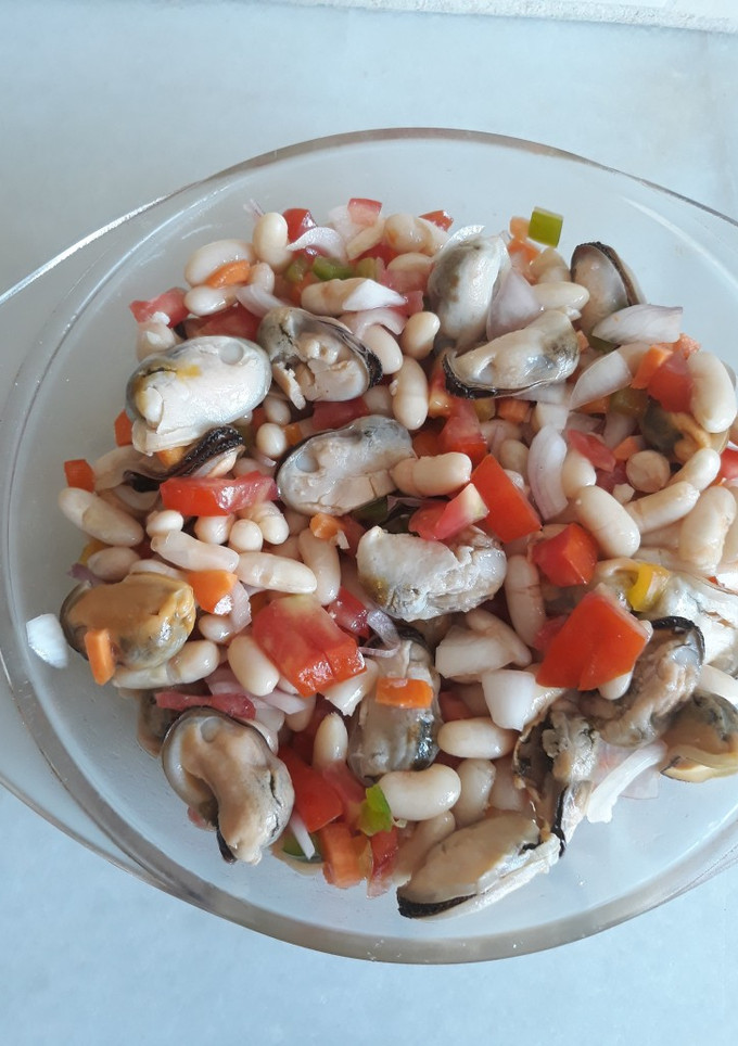 Una foto de Salpicón de alubias con mejillones de roca