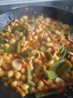 Una foto de Paella de legumbres
