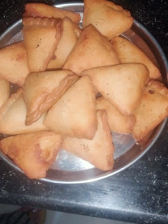 A picture of Mini cheese samosa.