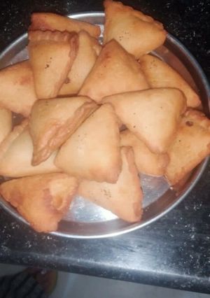A picture of Mini cheese samosa.
