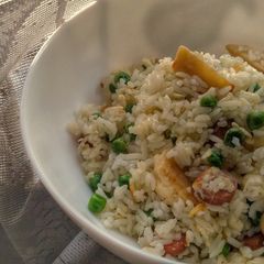 A picture of Nasi Goreng Kacang Polong Sosis / Sausage & Peas Fried Rice.