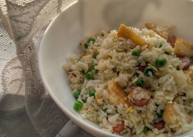 Simple Way to Prepare Homemade Nasi Goreng Kacang Polong Sosis / Sausage & Peas Fried Rice