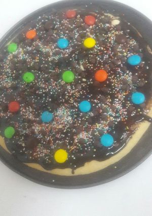 A picture of Chocolate Pizza.