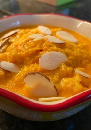 A picture of Gajar Halwa Kheer In Pressure Cooker.