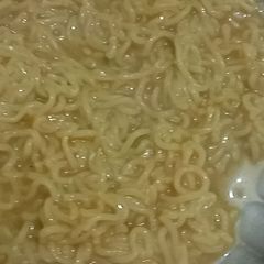 A picture of 2 minutes maggi.
