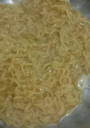 A picture of 2 minutes maggi.