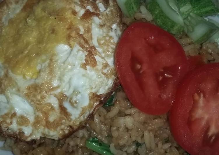 Nasi goreng warna warni