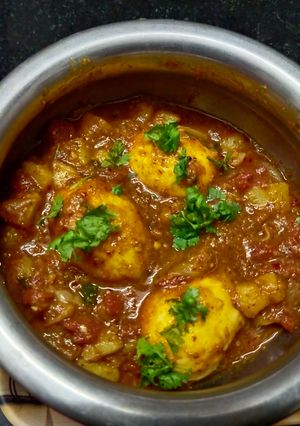 अंडा मसाला करी (anda masala curry recipe in Hindi) रेसिपी मुख्य फोटो