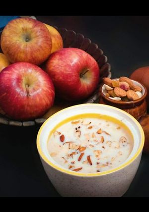 A picture of Apple kheer.
