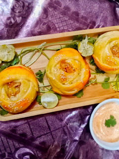 A picture of Chicken Rose Bread.