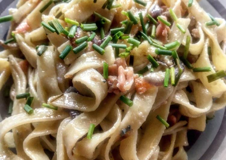 Pasta con salmon y roquefort