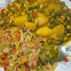 A picture of Peas stew and veges.