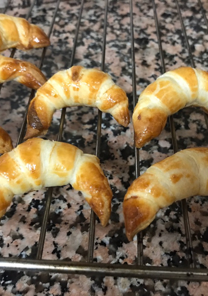 Una foto de Mini croissants de chocolate