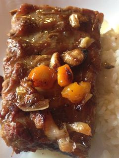 Una foto de Costillar al horno 🐷con verduritas del huerto