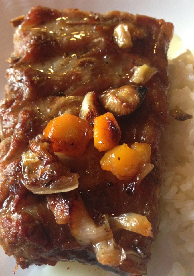 Una foto de Costillar al horno 🐷con verduritas del huerto