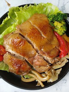 醬燒雞腿排佐菇菇〞簡易低醣菜 的食譜成品照片