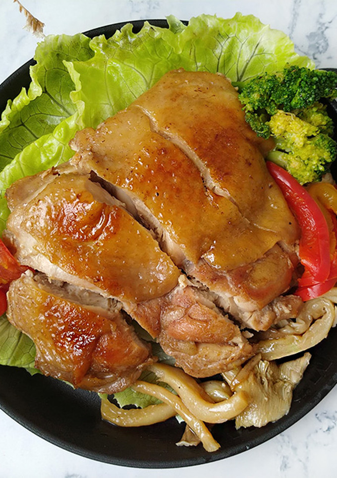 醬燒雞腿排佐菇菇〞簡易低醣菜 的食譜成品照片