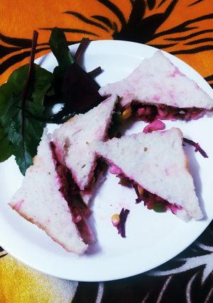 A picture of Fresh Beetroot Sandwich.