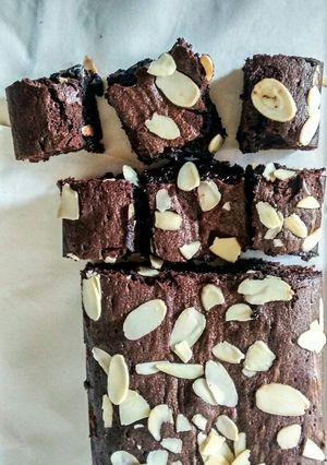 Foto resep Fudgy Shiny Crust Brownie (Recook mbak afifah)