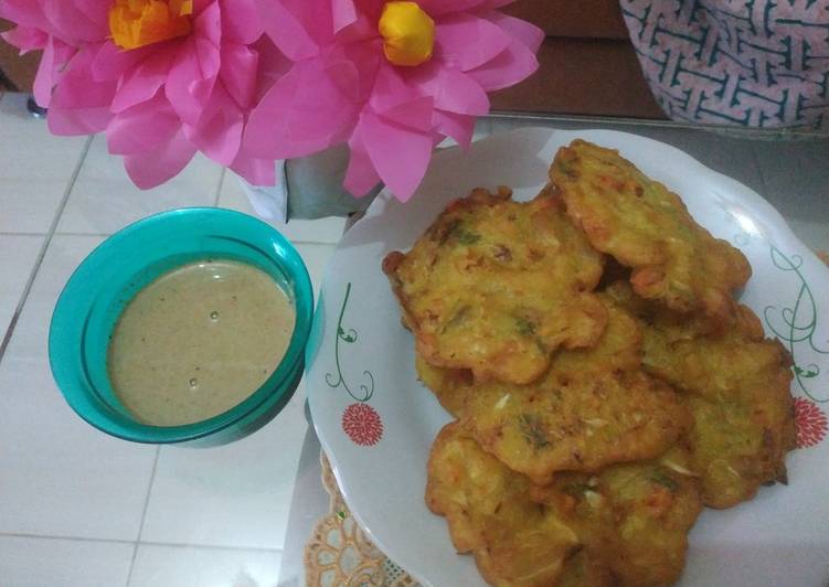 Masakan Populer Bakwan sambal kacang Praktis Enak