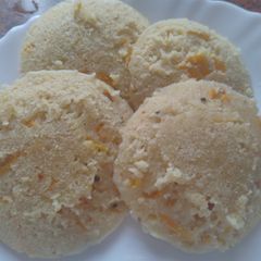 A picture of Masoor dal Idli with Mung dal.