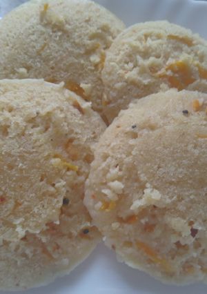A picture of Masoor dal Idli with Mung dal.