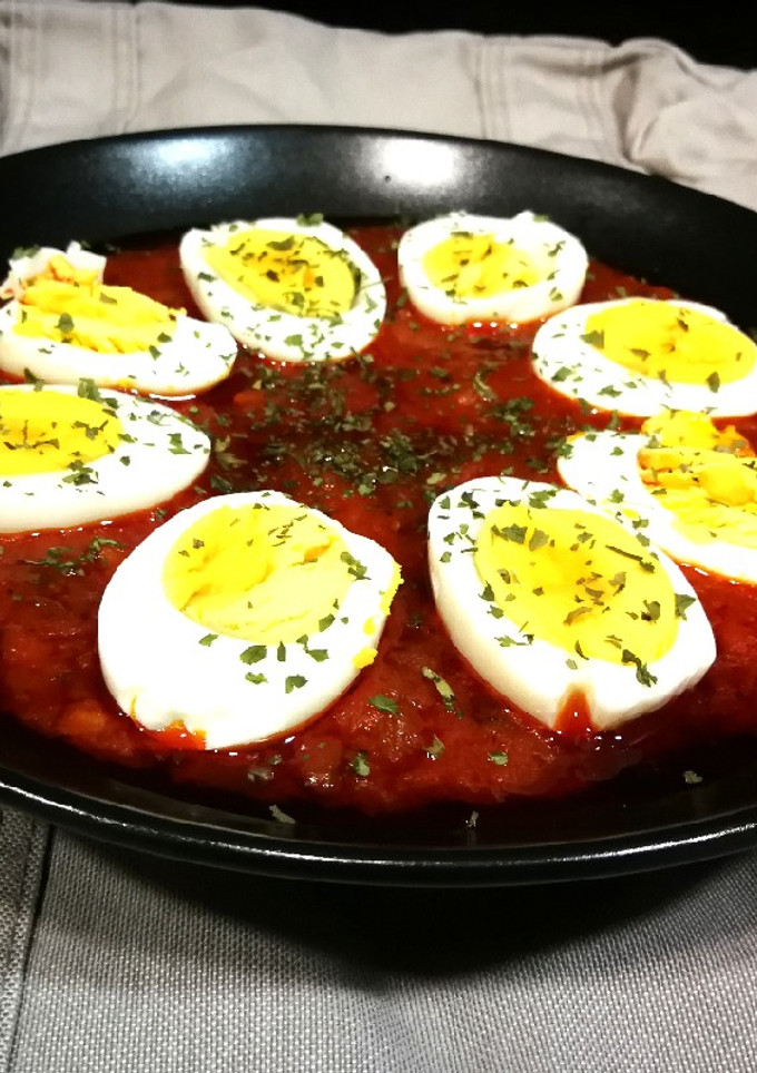Una foto de Salsa de tomate con huevos
